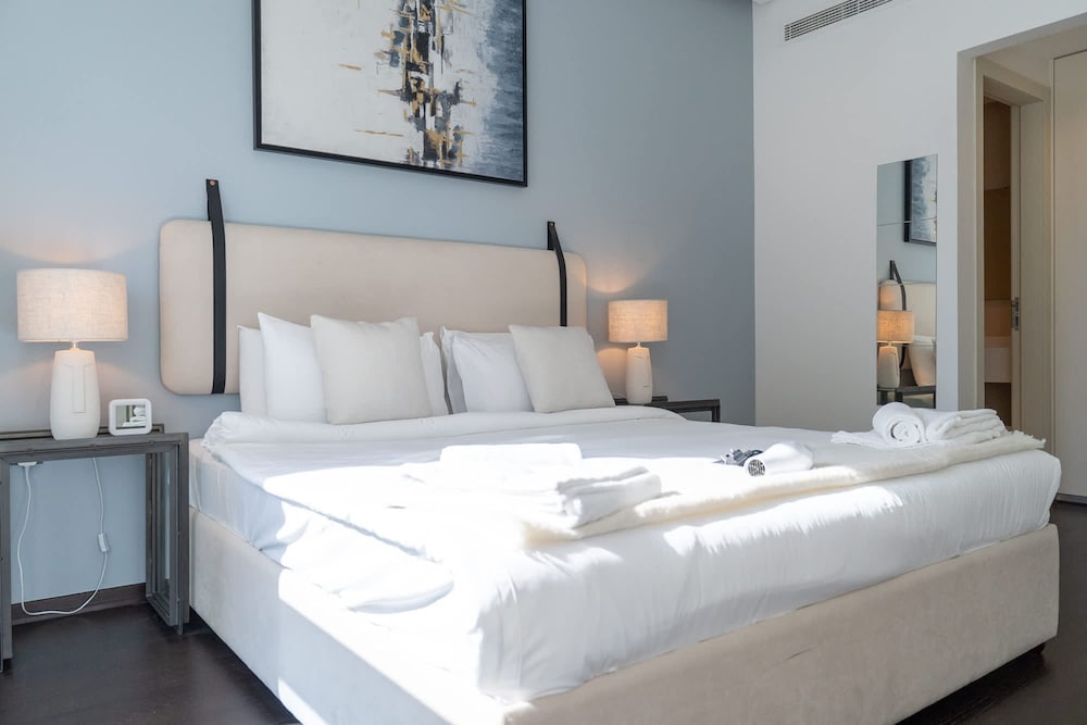 Cozy 1-bedroom Apartment at West Avenue Tower Near Marina Beach