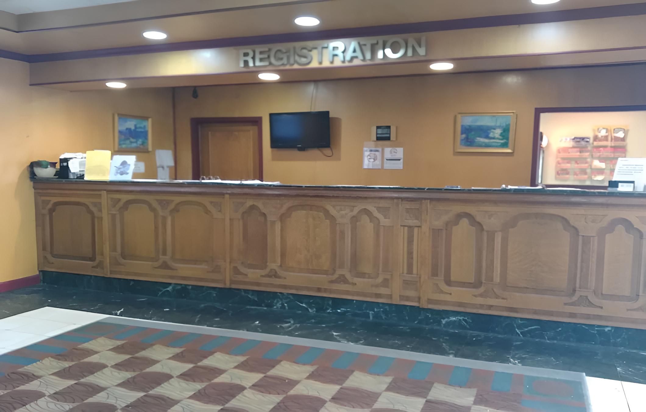 University Hotel & Suites view 3