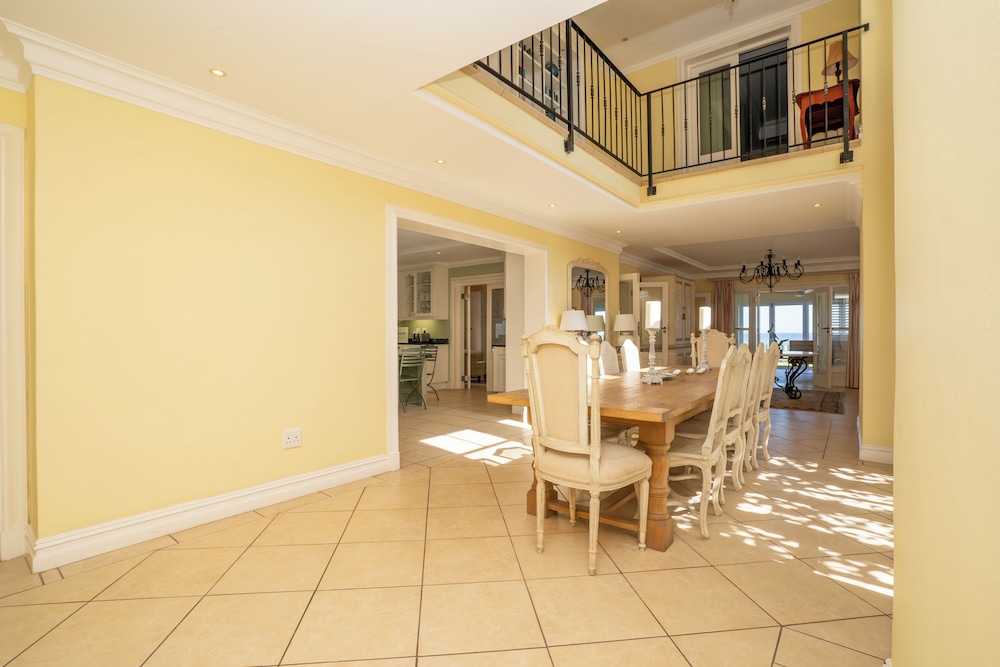 Charming Langebaan Holiday Home With Panoramic Views