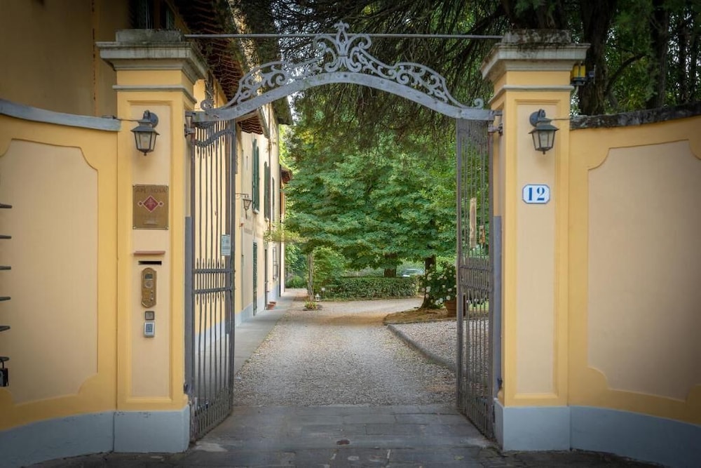 Ape Rosa Relais