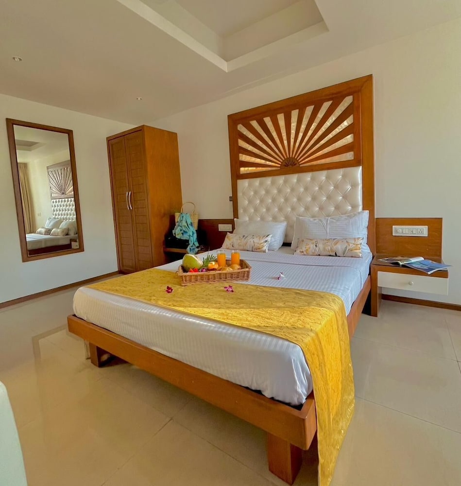 Beach Paradise Miramar Goa