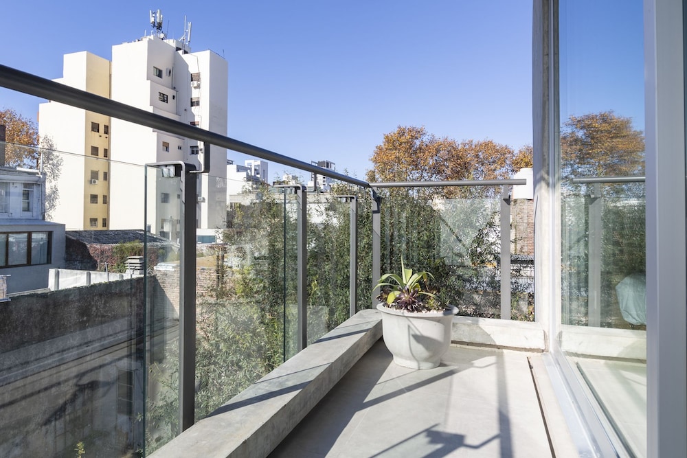 Floralis Suites by Be Local