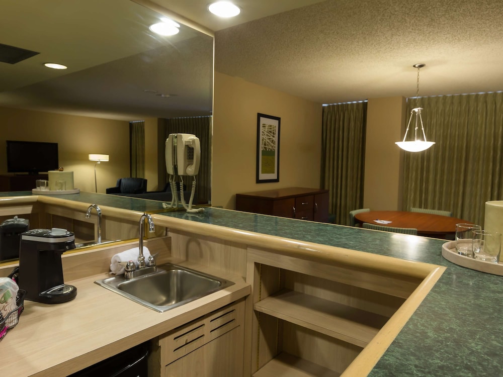 The Aquarius Casino Resort, BW Premier Collection - Property Image 4