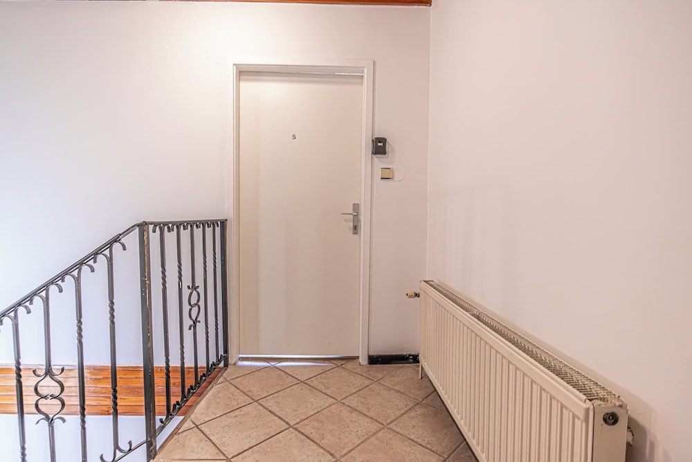Cozy House Terrace &Garden Sleeps 34