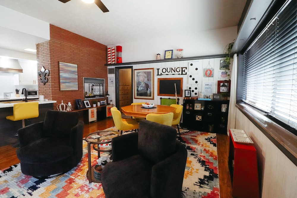 Omaha Vacations - Charming Omaha Retreat - Near Zoo Downtown 3 Bedroom Home by RedAwning - Property Image 66