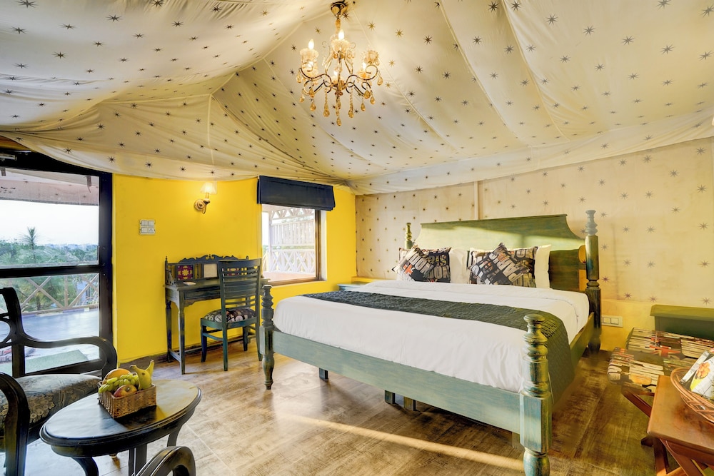 Alaya Stays Fortezza | Pet-friendly 6-BHK Farmhouse With Private Pool