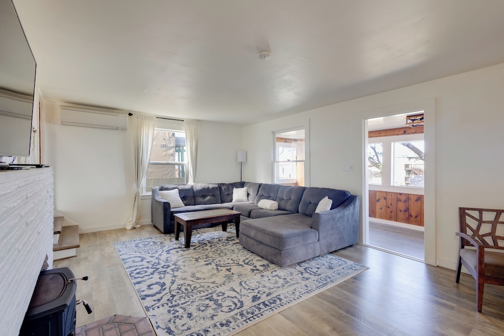Walk to Shore: Rockaway Beach Retreat w/ Hot Tub!