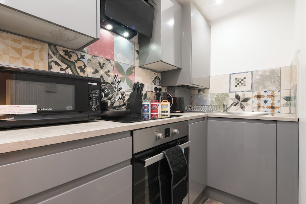 Tranquil Derby 2 Bedroom Apartment Retreat