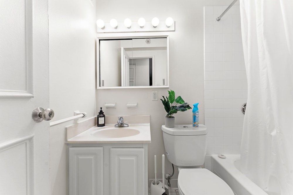 Furnished Apartment Near Longwood