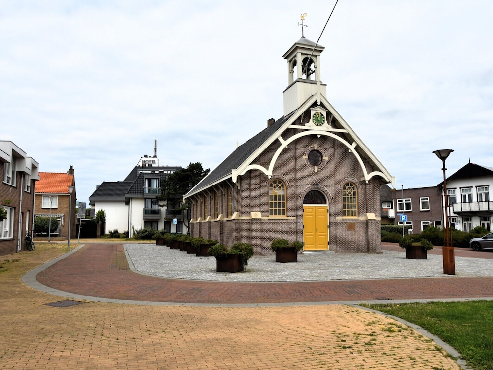 Sunny Shores of Huisduinen