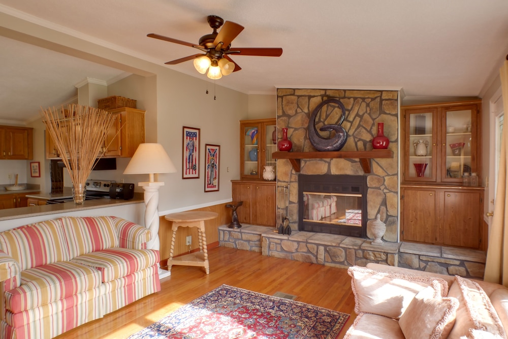 Dog-friendly Georgia Home w/ Grill  Fishing Pond! - Property Image 10