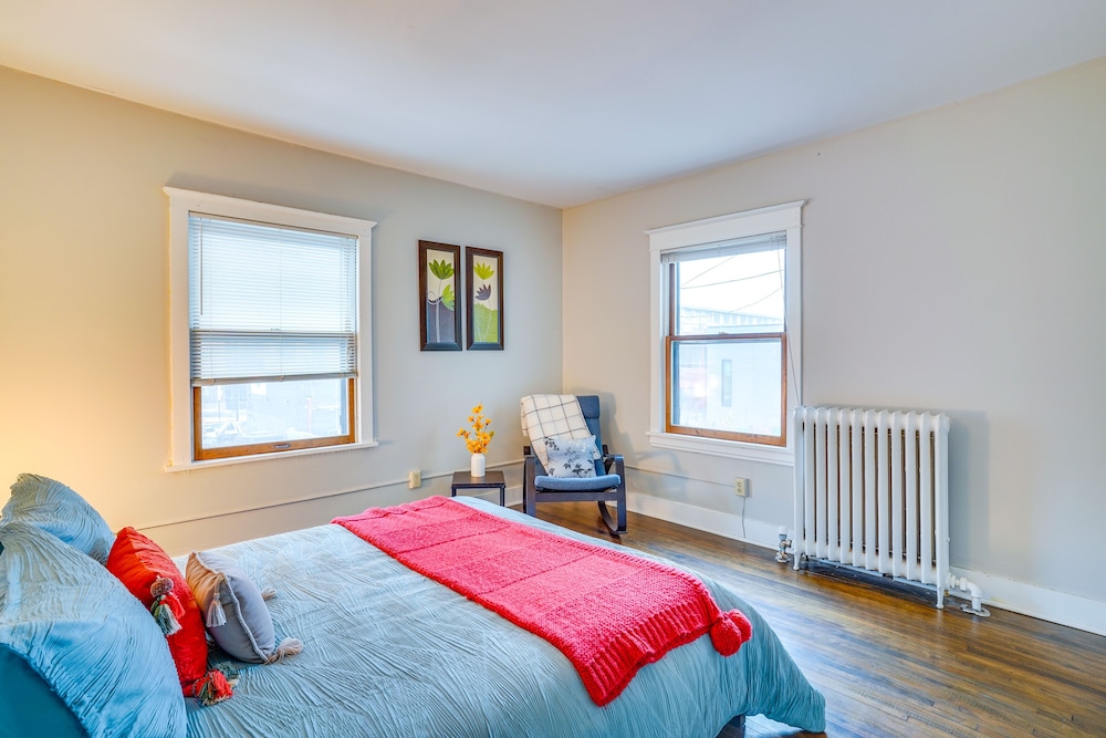 Cozy Minneapolis Apartment, 1 Mi to Downtown!