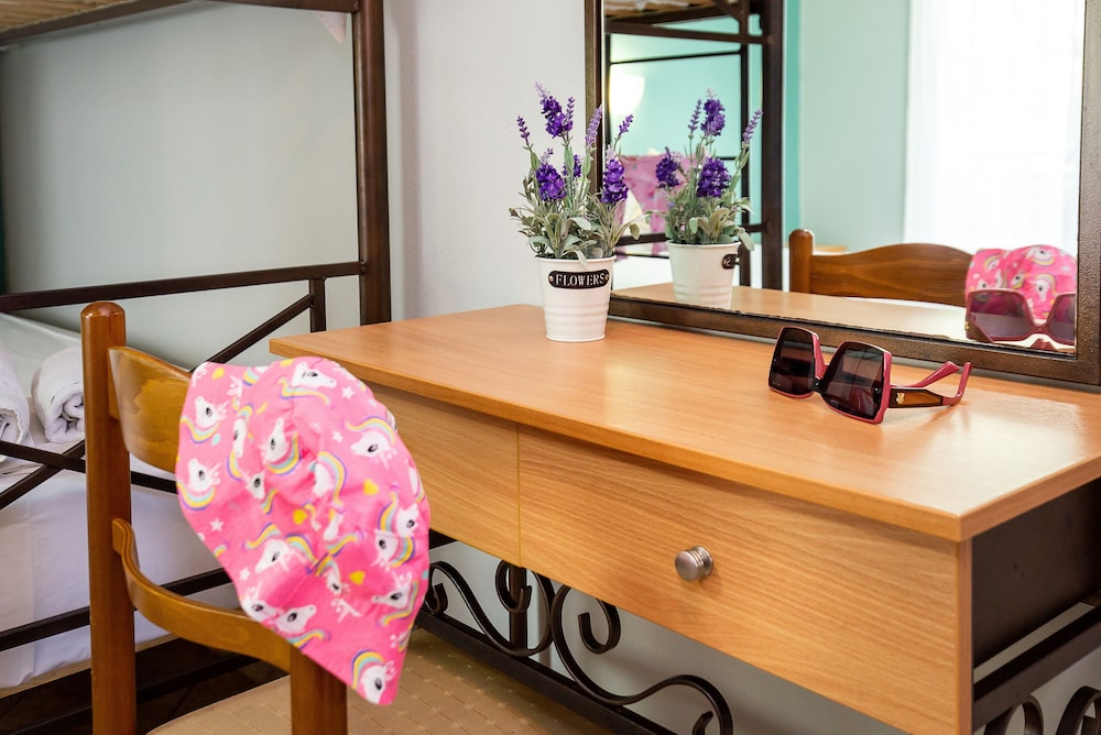 Famelia Studios Lampiris