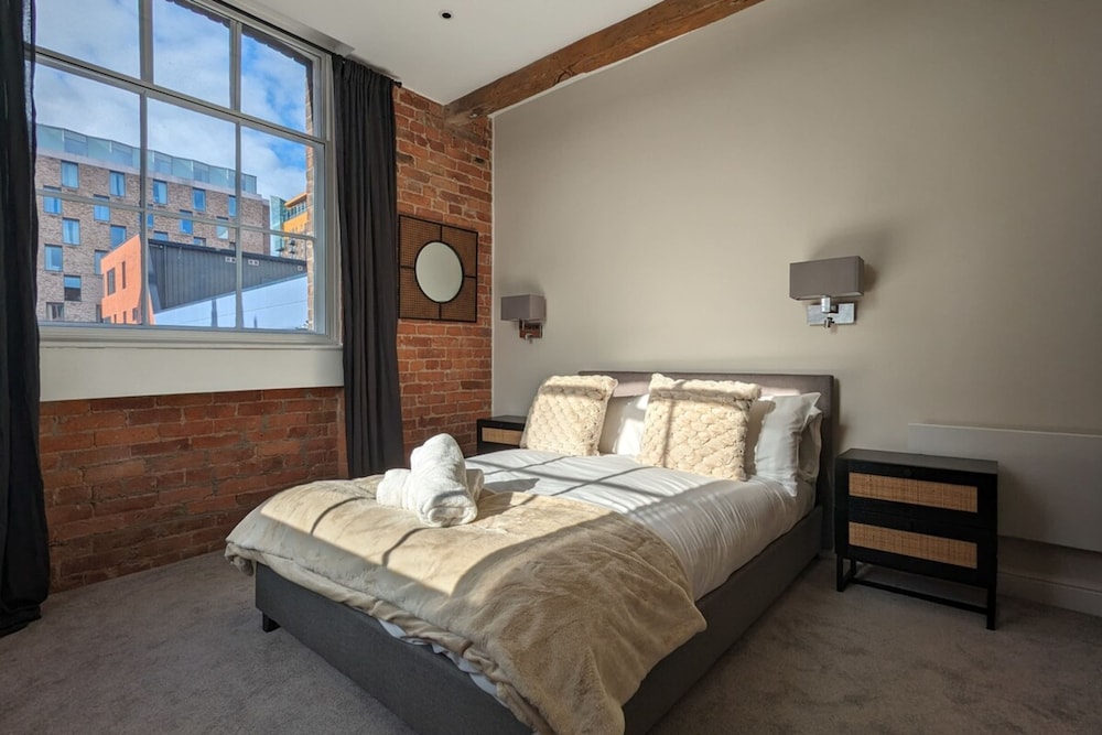 The Sunshade Suite Grade 2 Ancoats view 2