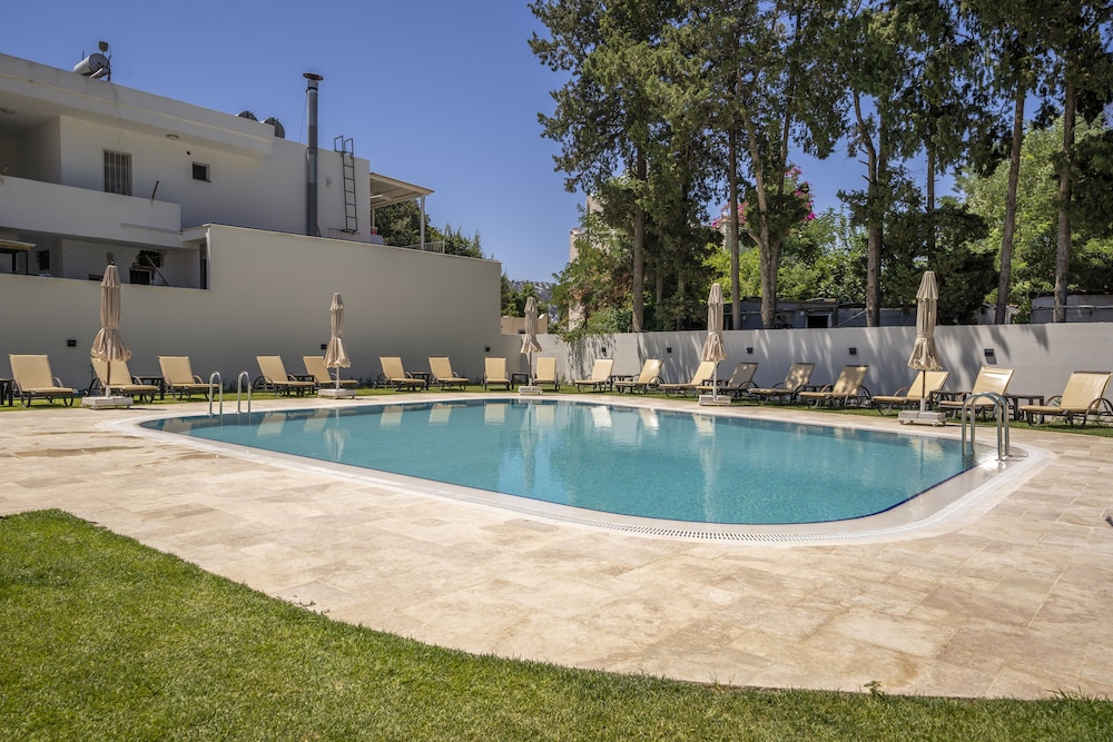Olive Tree Hotel - Image 14