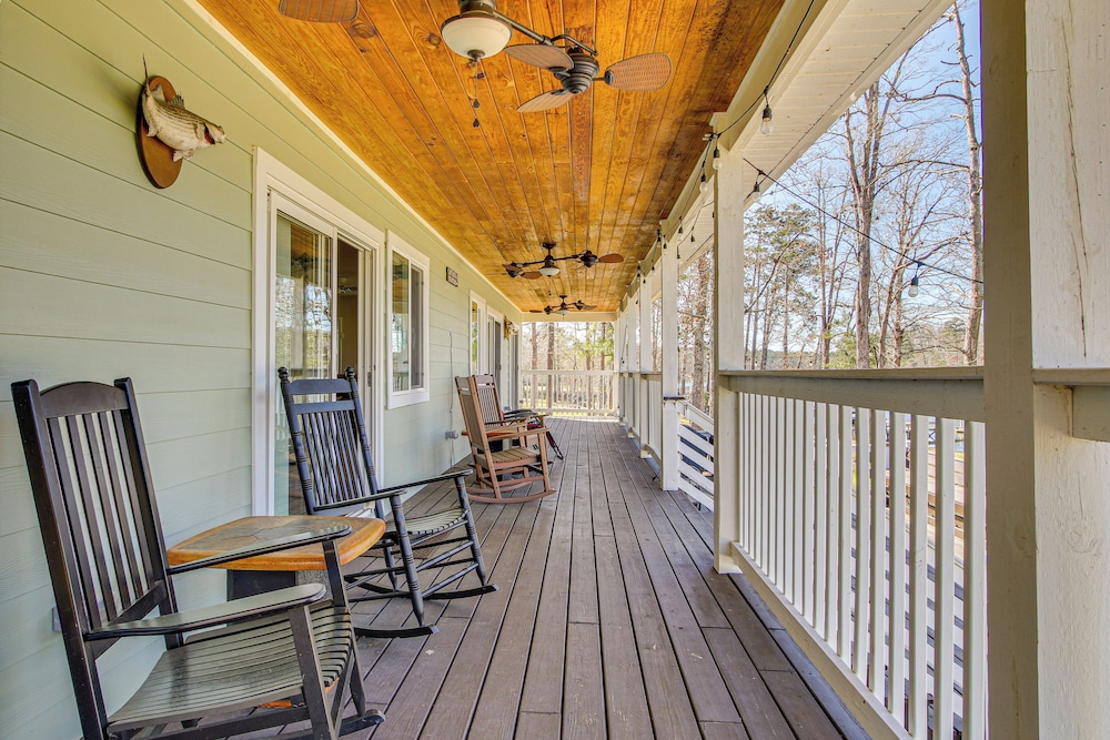 Private Dock, Fire Pit: Lake Murray Family Escape!