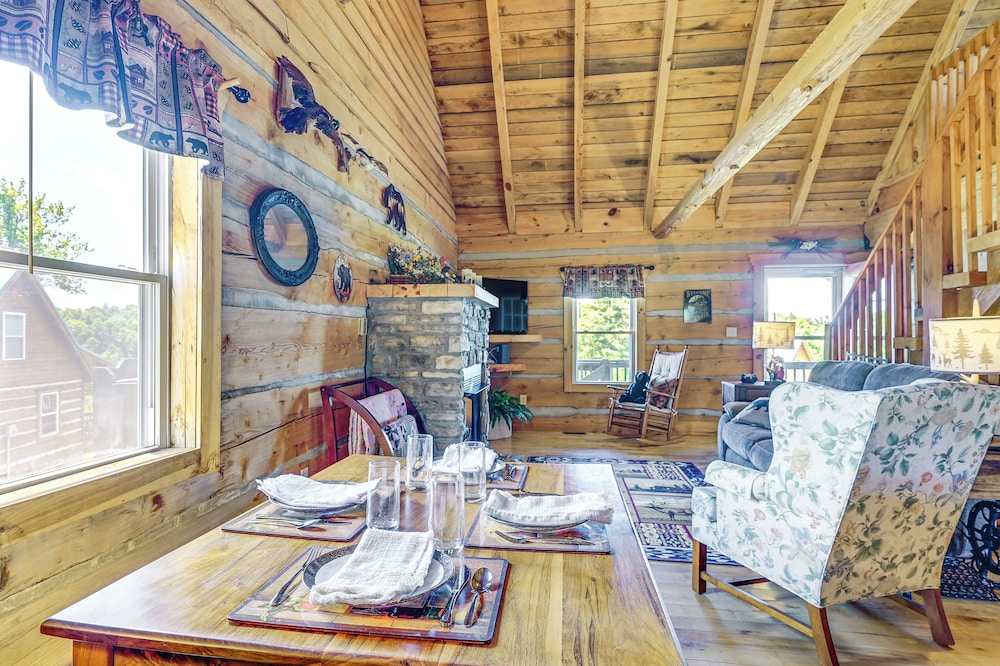 2 Mi to Mabry Mill: Mtn-view Cabin w/ Porch!