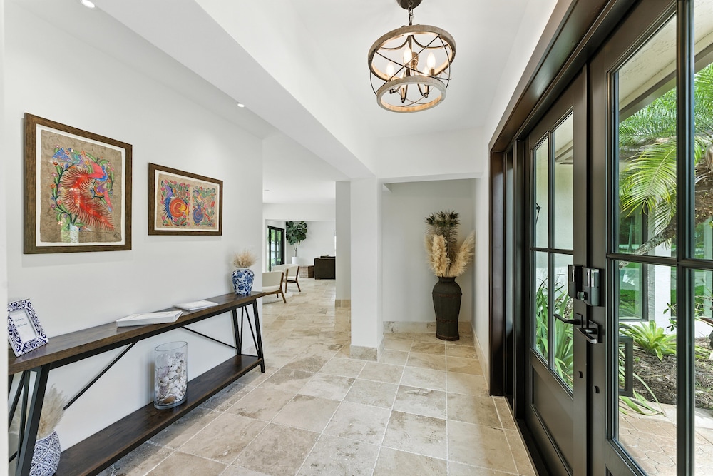 Villa Riverland With Heated Pool On The Water 5 Bedroom Villa