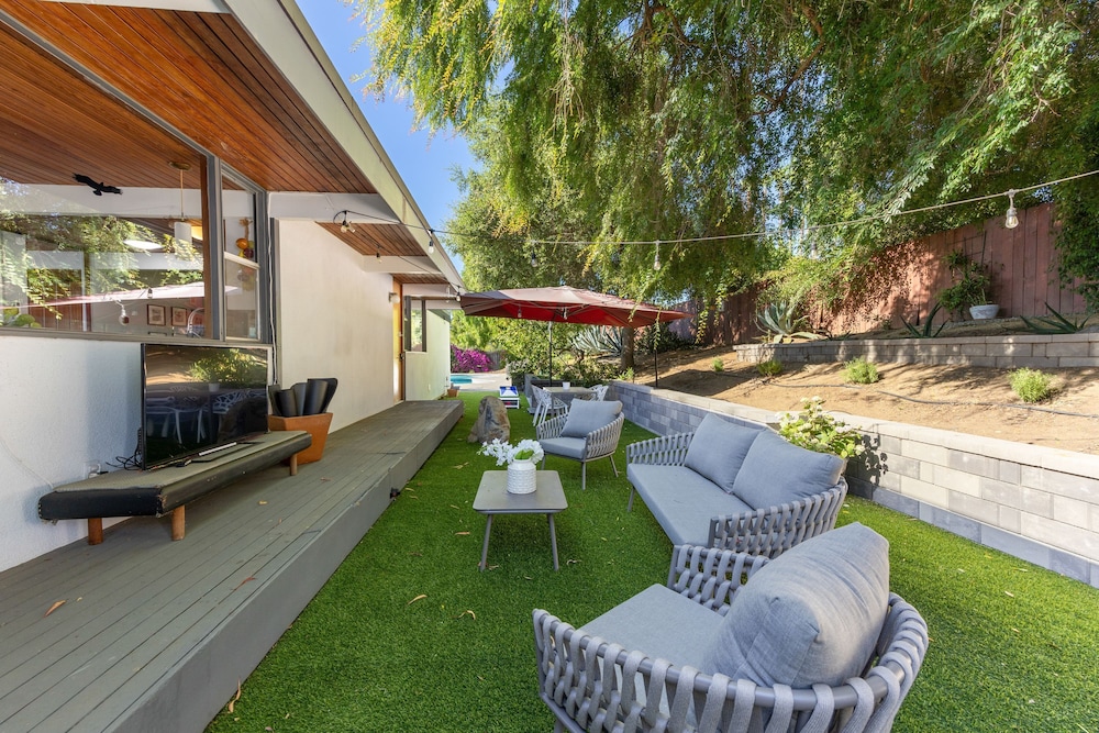 Mid-century Masterpiece With Pool Spa Tesla