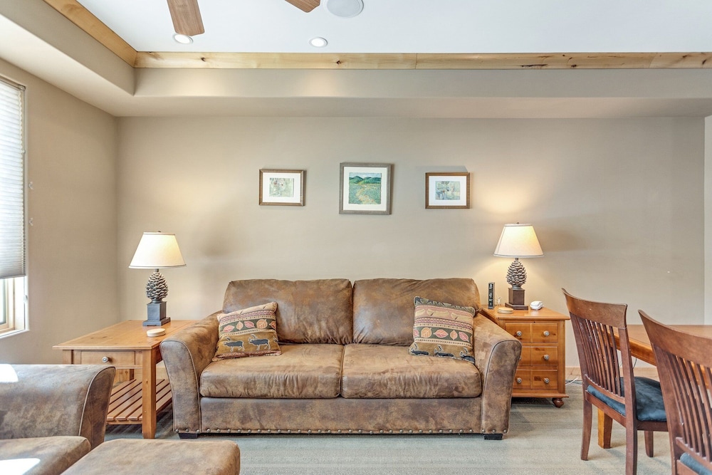 Bear Valley Vacation Condos by RedAwning
