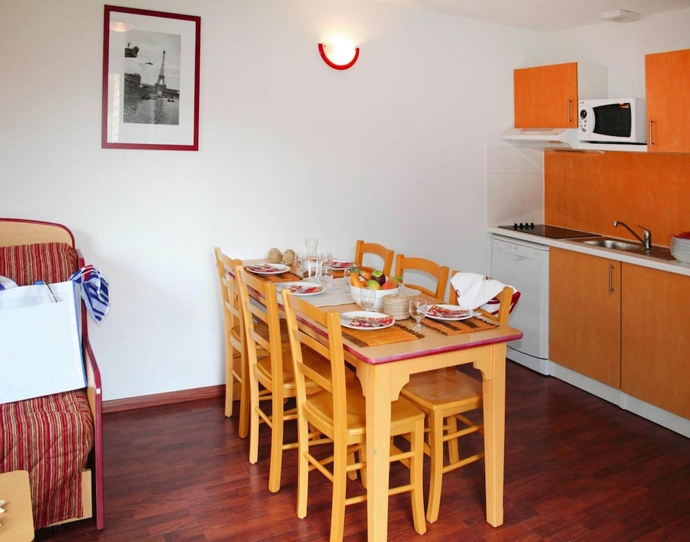 Cassen Holiday House With Pool