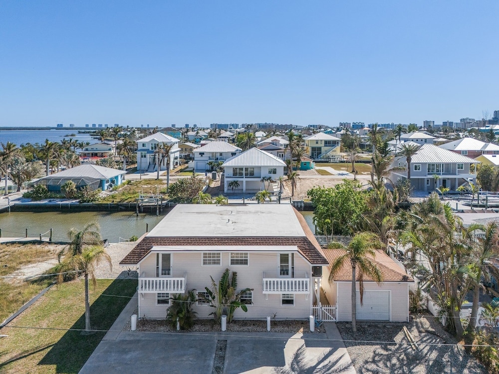 21591 Waterfront Duplex With Pool And Spa 2 Bedroom Condo