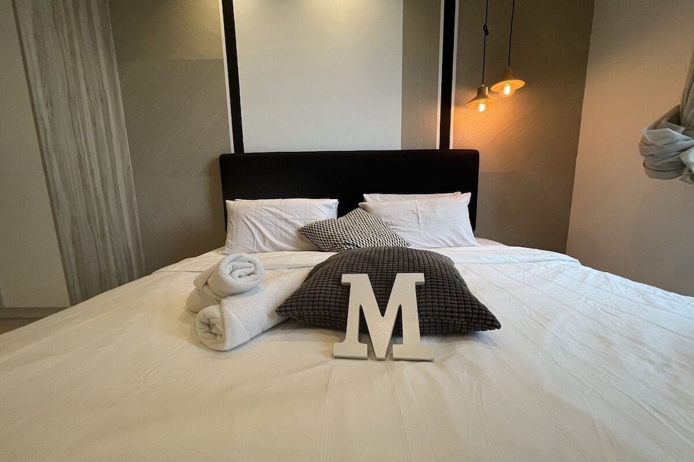 Arcoris Mont Kiara Apartments by Emily in Town