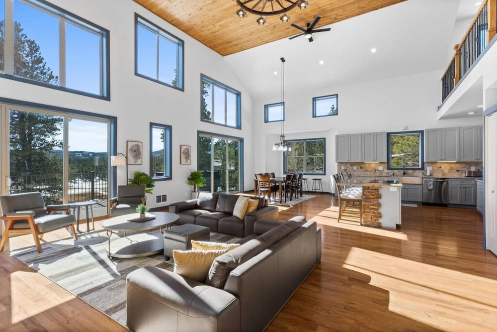 4-bedroom Colorado Oasis at Rudolph Ranch
