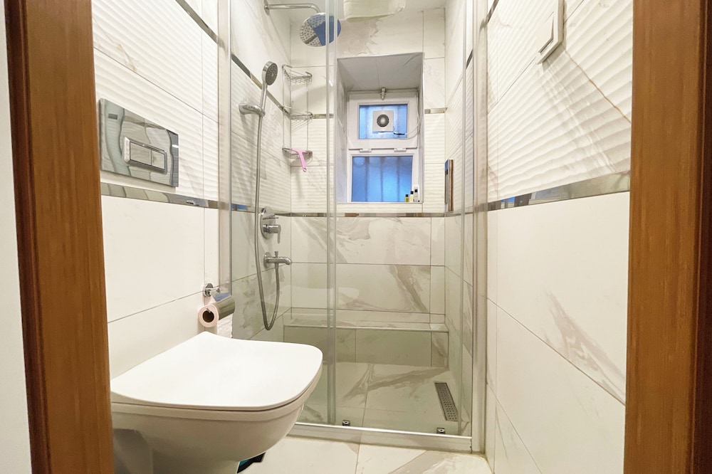Charming studio apt with fast WiFi and AC near Nisantasi and Taksim #101