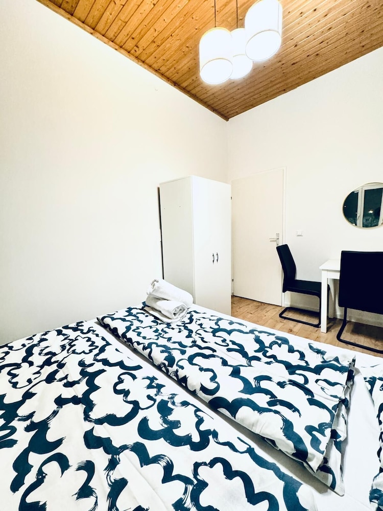 5BR Apartment Near Kaufpark Alterlaa