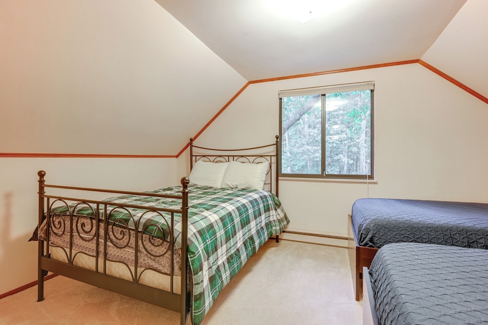 Walk to Beach: Pet-friendly Caseville Cabin