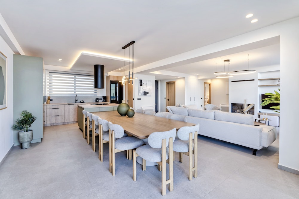 Villa Luxury Heaven - With Heated Pool