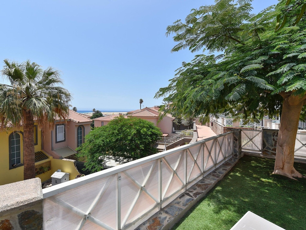 Belvilla by OYO Chalet Santa Ana 15