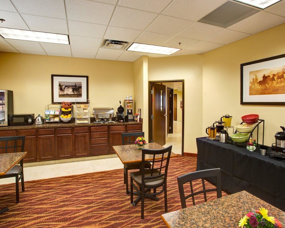 Rodeway Inn & Suites Phillipsburg