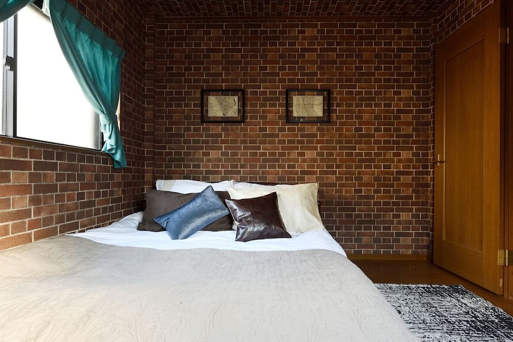 Private House St8
