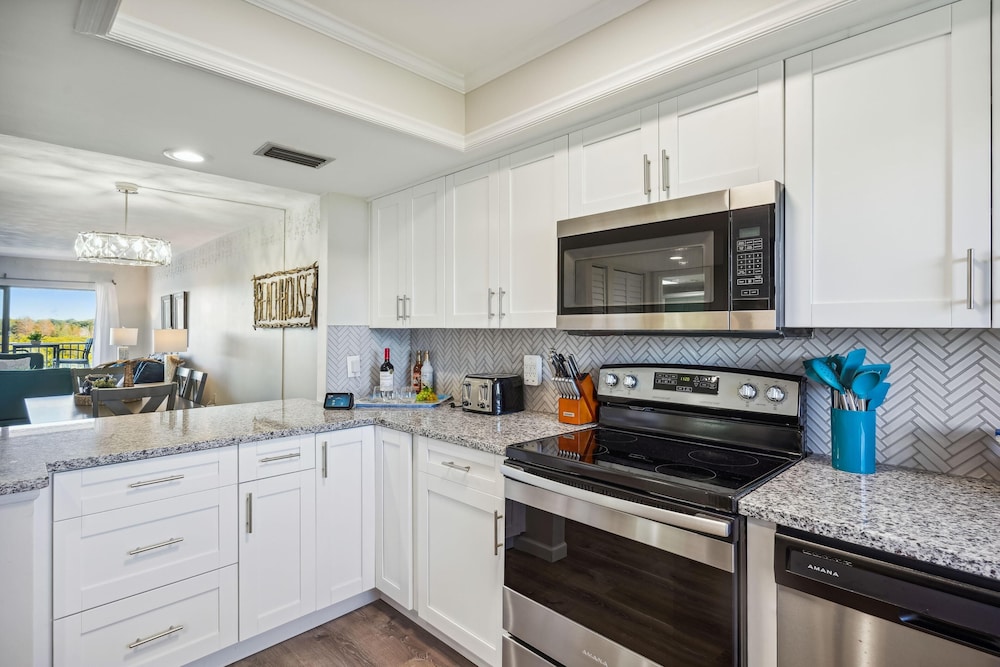 Bayshore Yacht & Tennis 409 - Premier