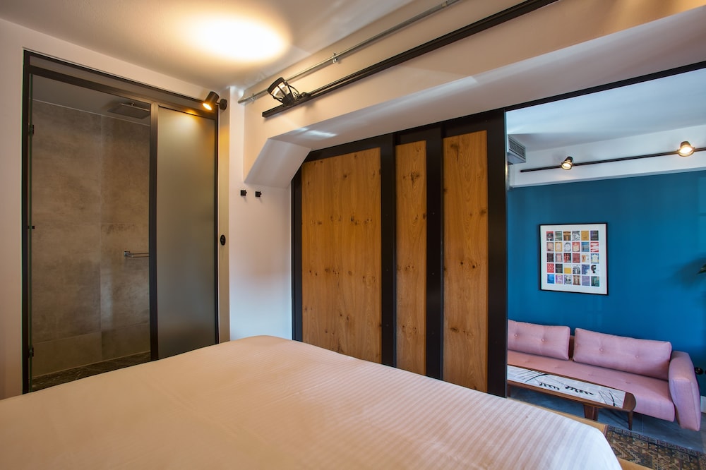 The Foundry Suites