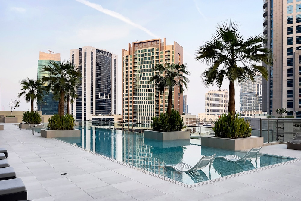 Luxe 3BR with Burj Khalifa view