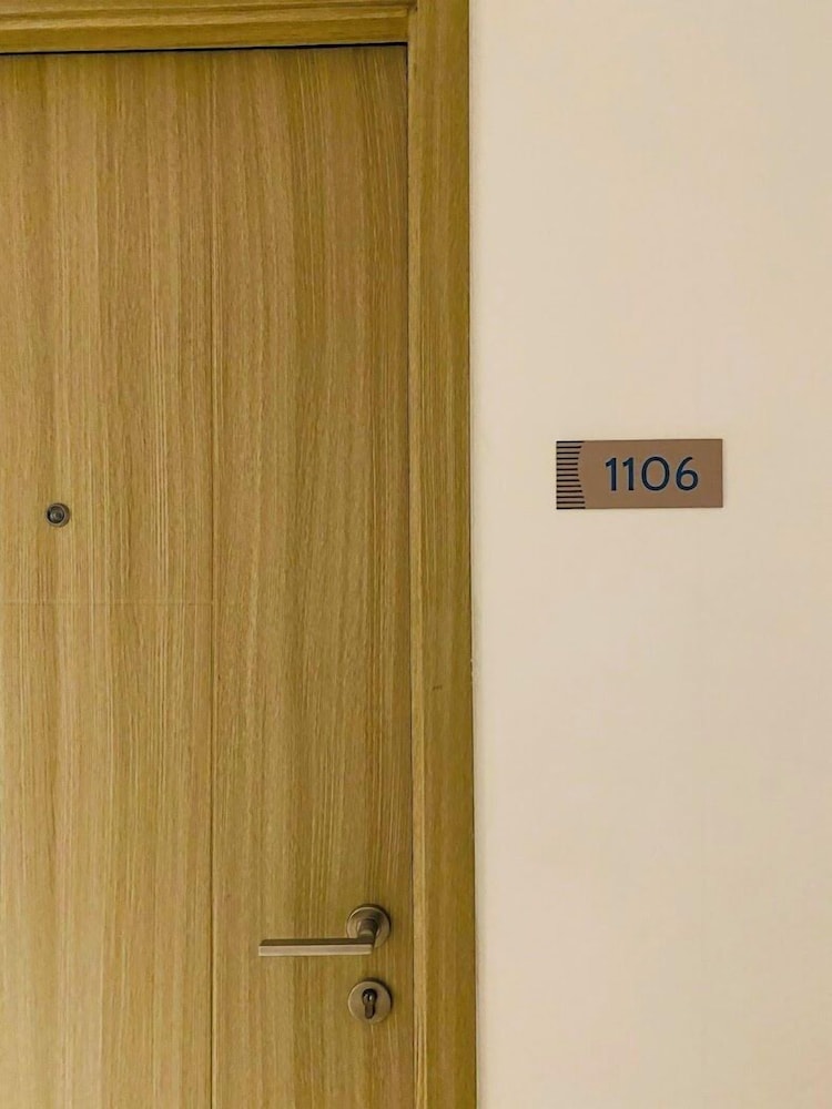 Shore 1 Tower D1 Unit 1106