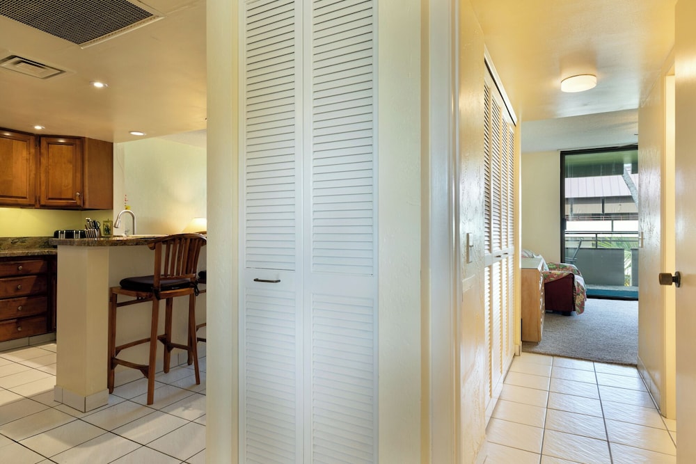 White Sands Village 214 Modern Condo for 4 w/ Enviable Ocean Views!