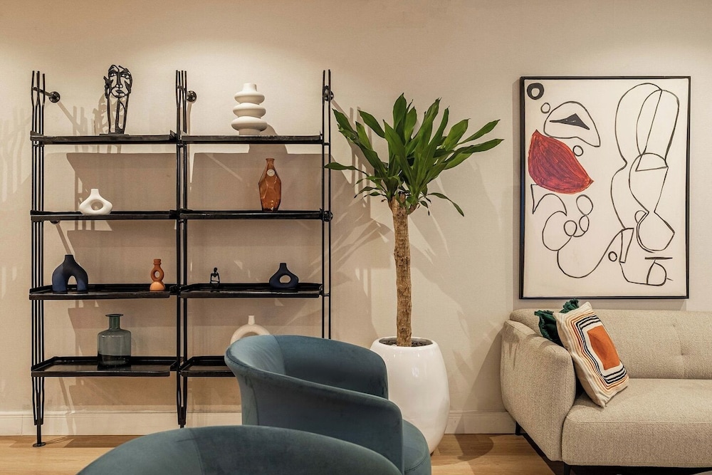 Jam Manor Suites and Apartment