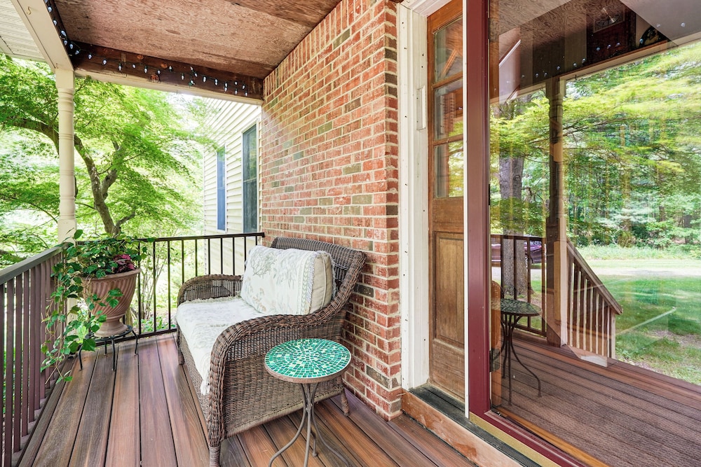 Peaceful Countryside Retreat w/ Yard in Frenchtown