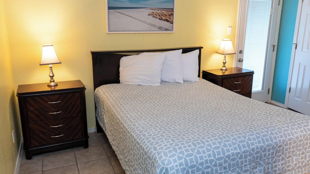 Island Condo - 1st Floor - Pool - Patio