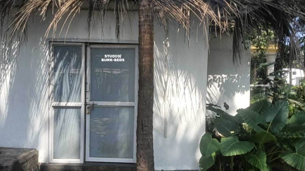 Urban Mad – Villas & Studio