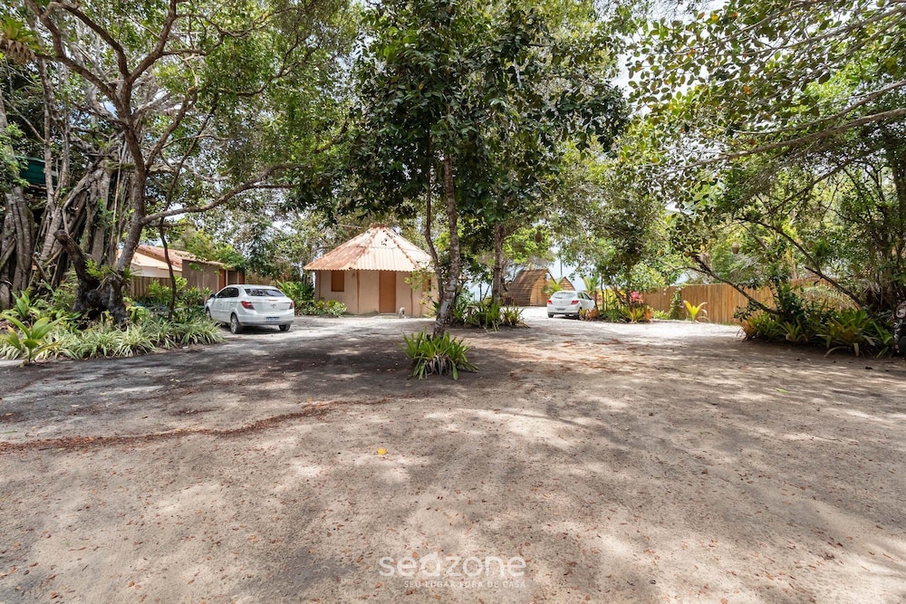 Beachfront Cabins in Bahia – OTX