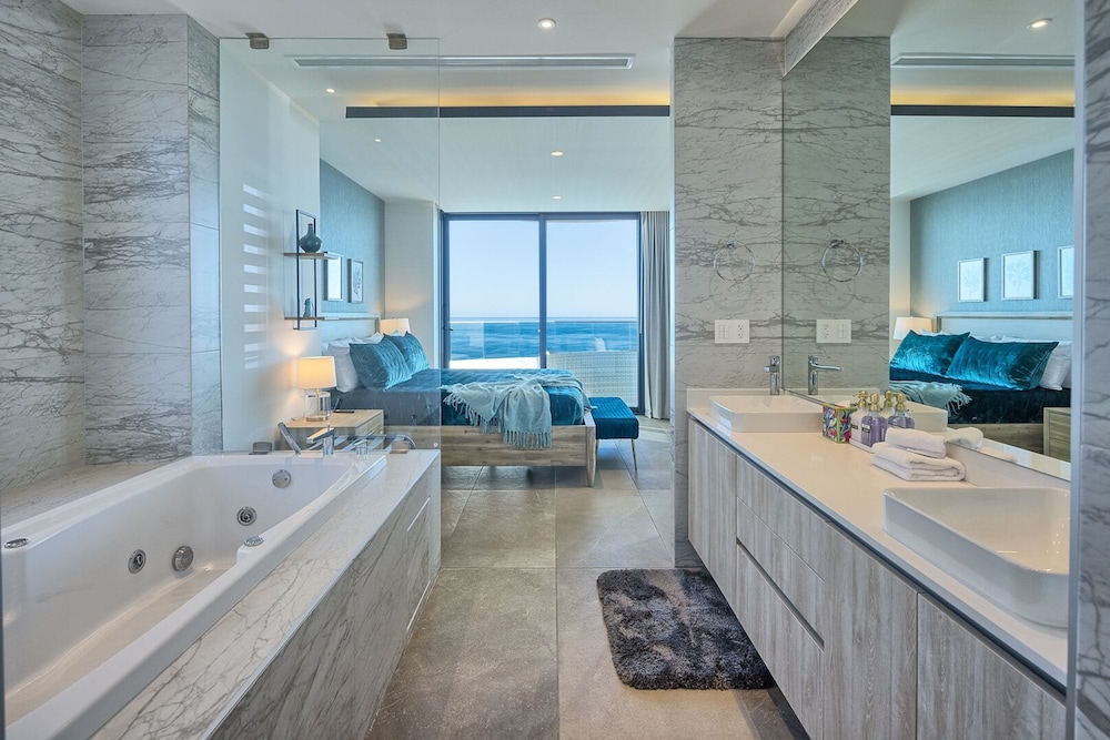 Luxury New Oceanfront Condo 5BR Sleeps 12