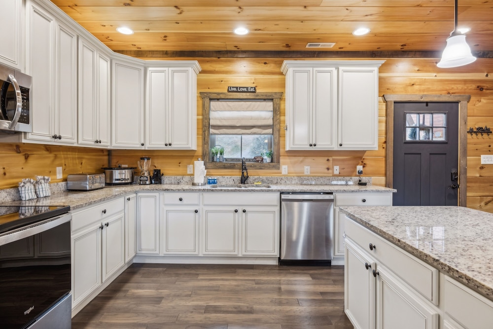 Eden Of The Smokies 5 Bedroom Cabin
