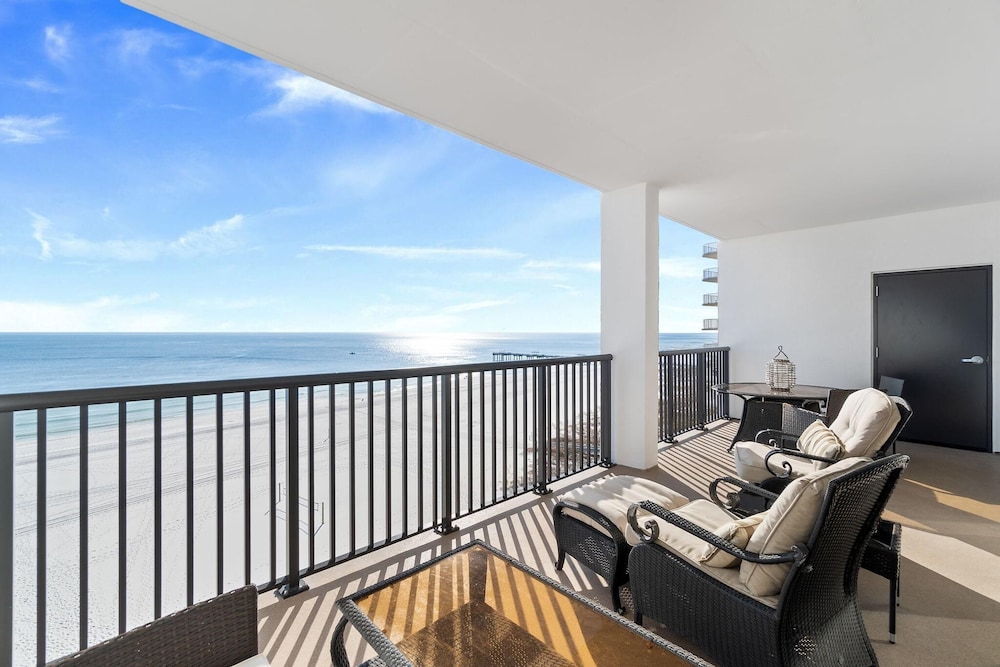 The Palms West 813