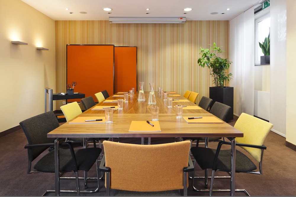 Frankfurt Vacations - Hotel Villa Orange - Property Image 13