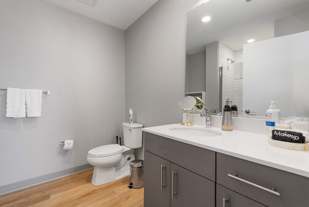 The Nova 4BR Family Friendly Near Lincoln Park